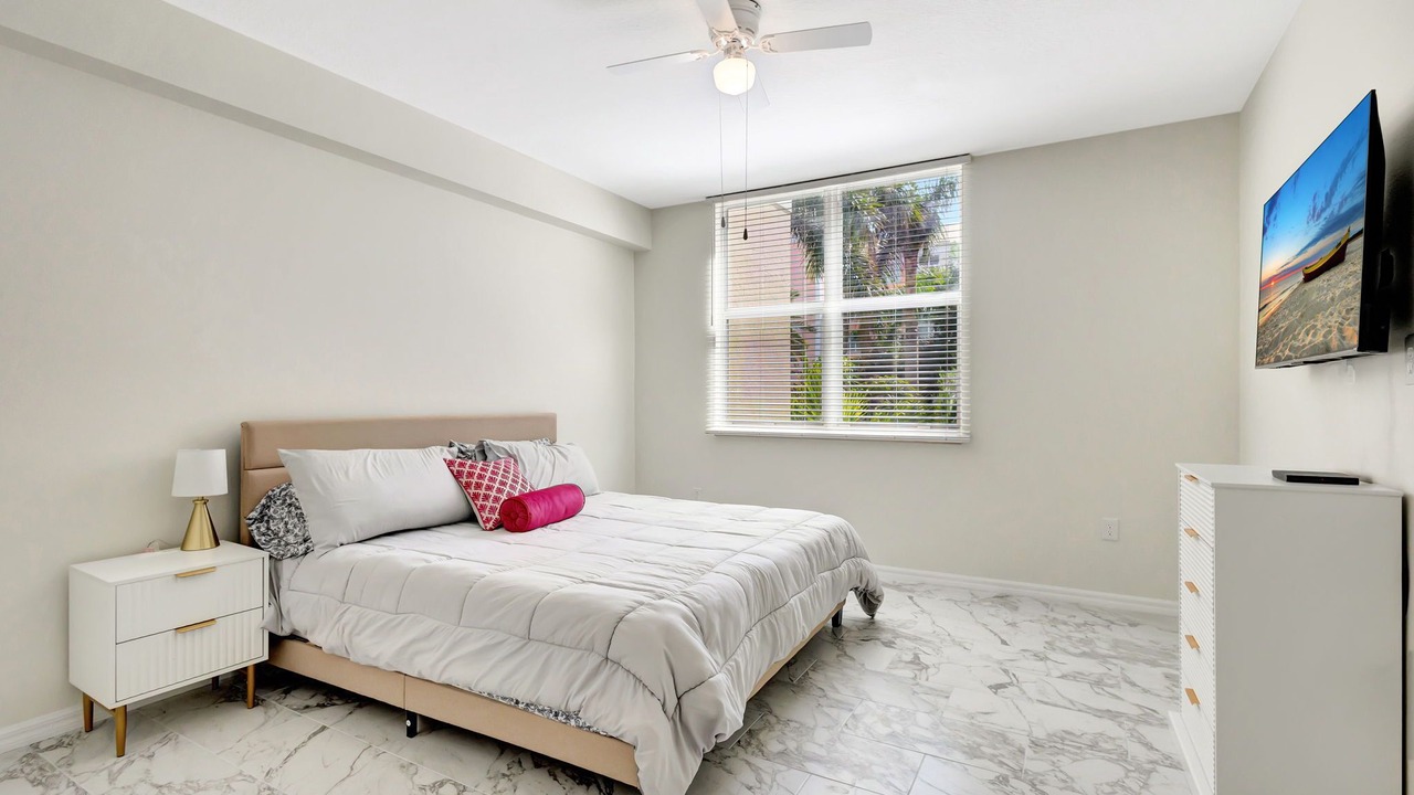 Photo of Bedroom in East Ocean Ave
