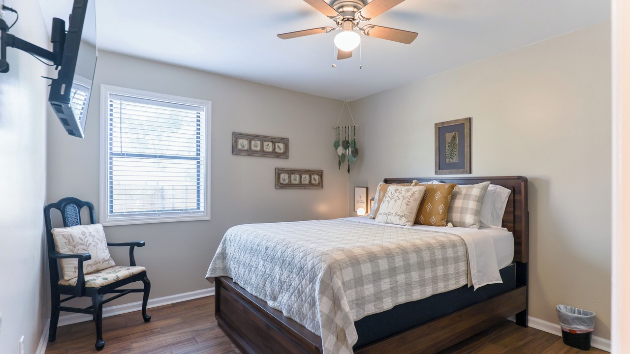 Photo of Bedroom in Valdosta