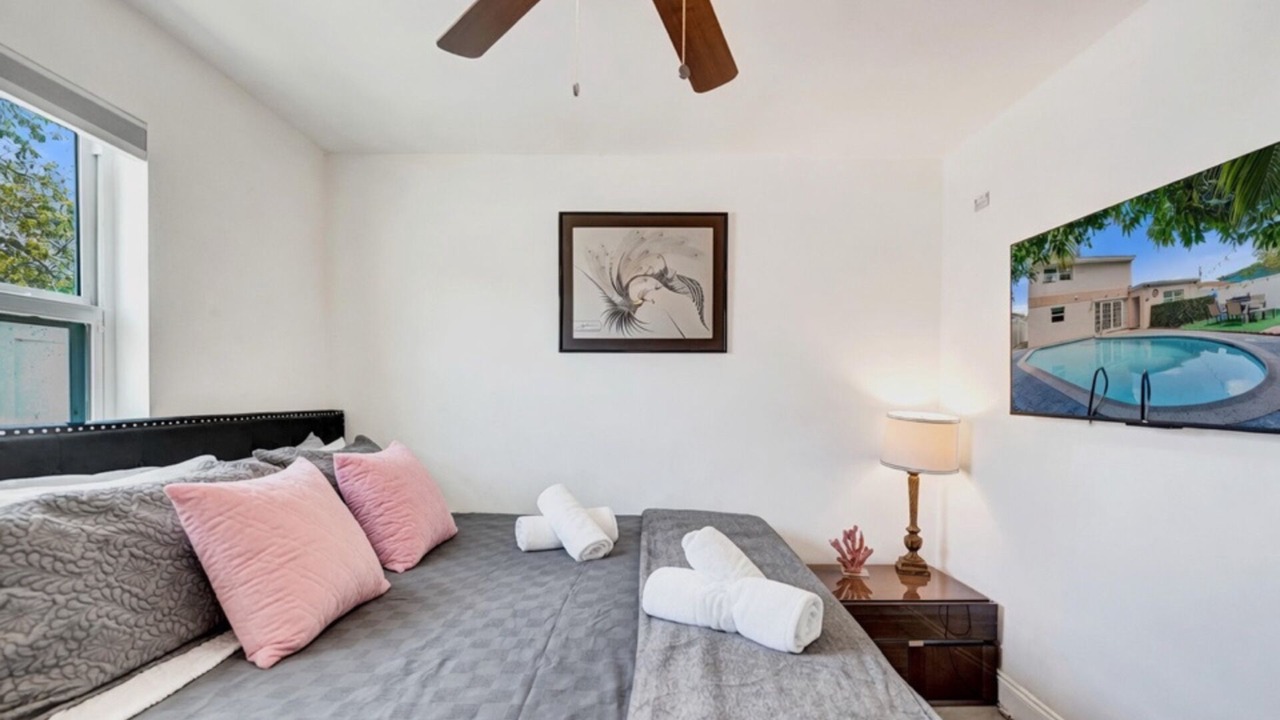 Photo of Bedroom in Hallandale Beach