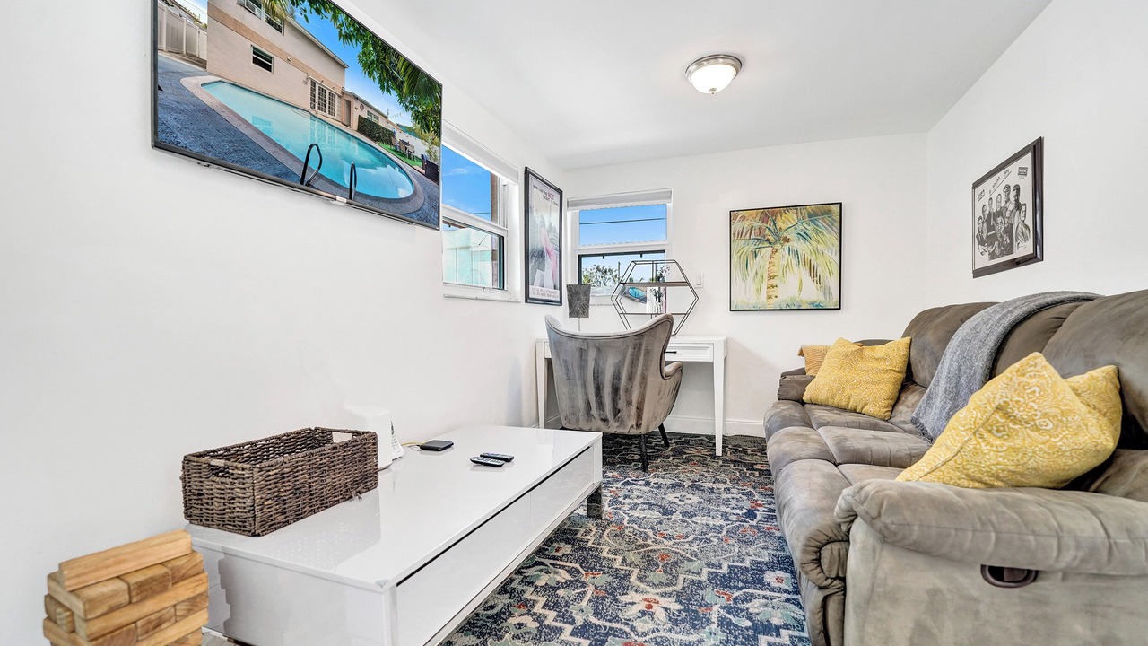 Photo of Livingroom in Hallandale Beach