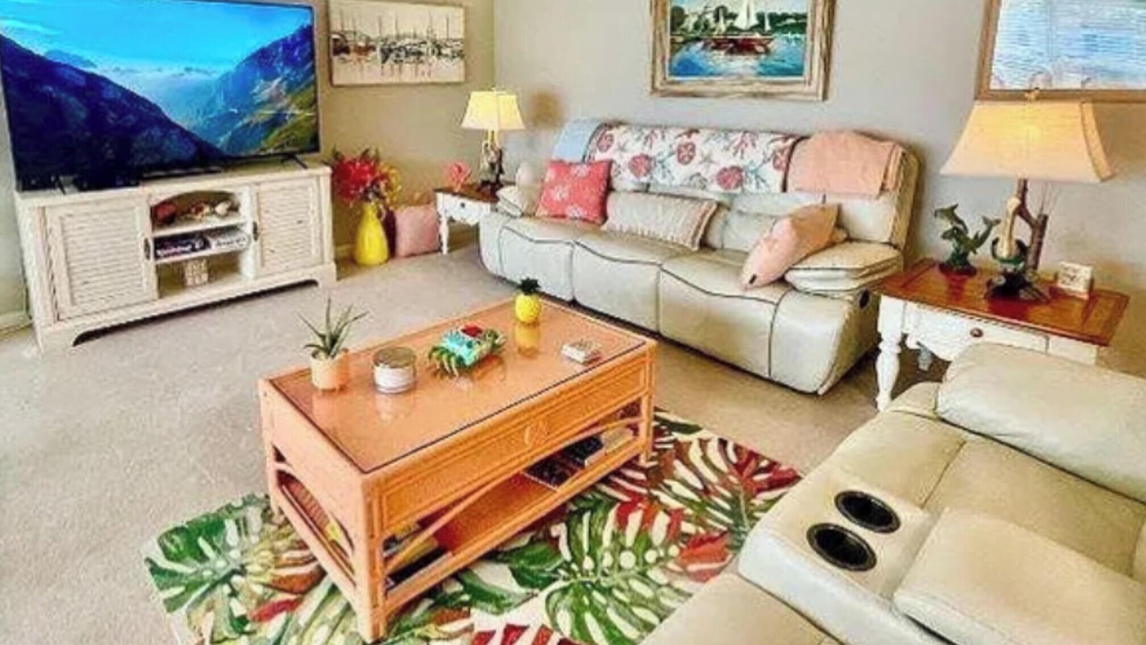 Photo of Livingroom in Seminole
