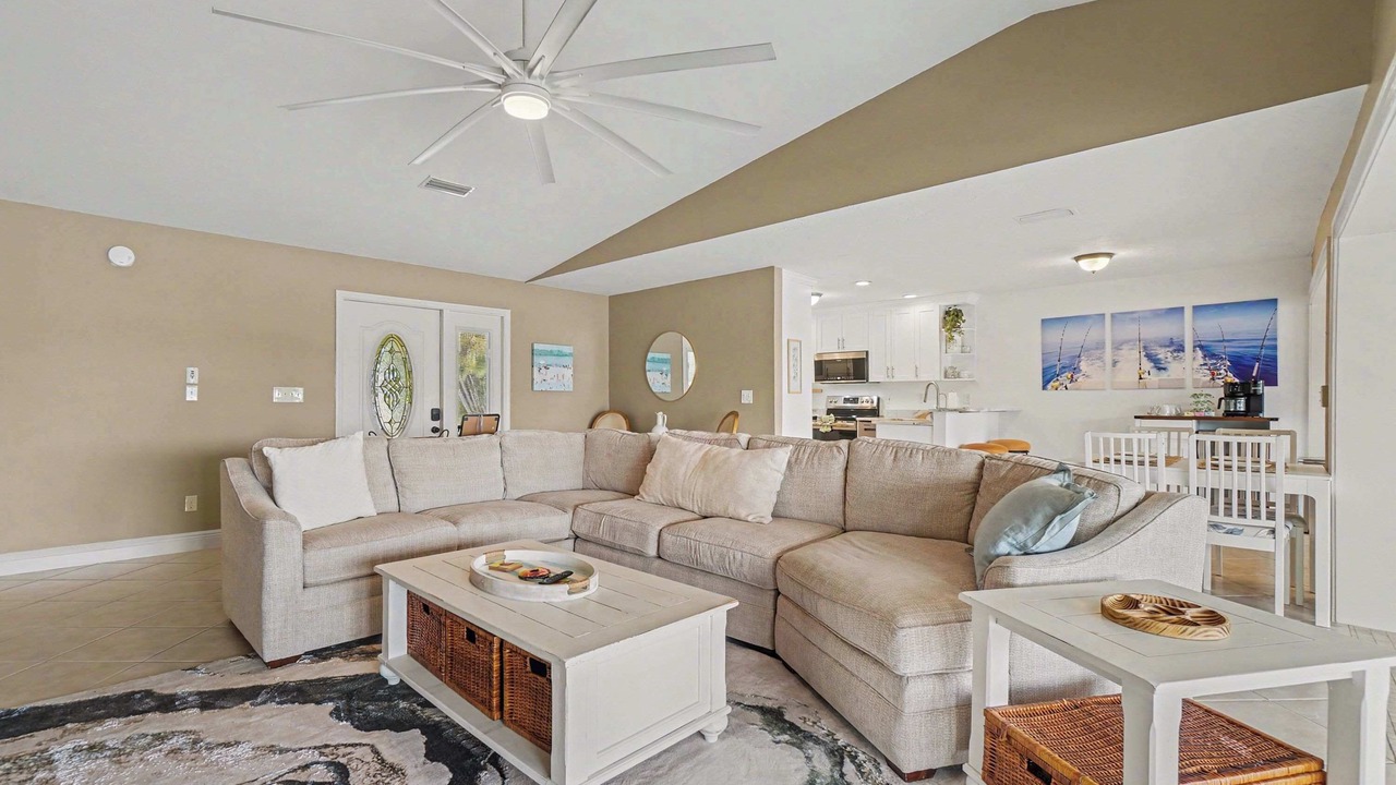 Photo of Livingroom in Fort Myers Shores
