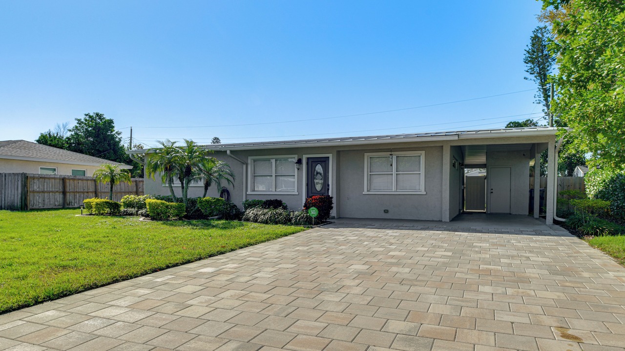 Photo of Outdoor in Bayshore Gardens