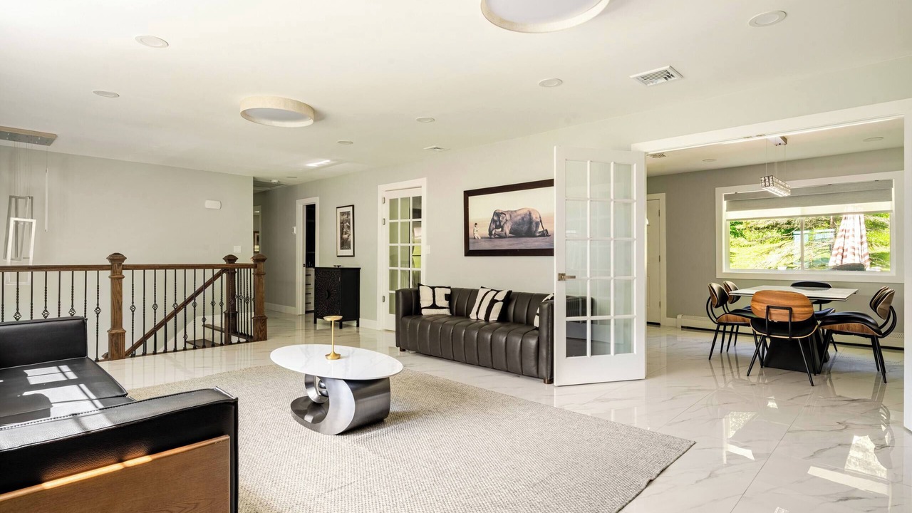 Photo of Livingroom in Woodbury