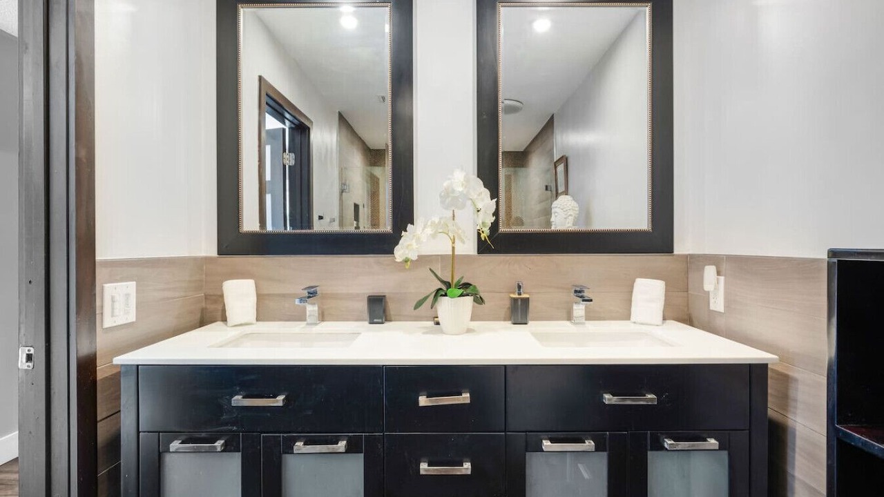Photo of Bathroom in The Hammocks