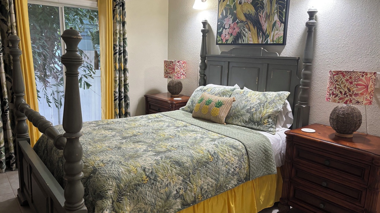 Photo of Bedroom in Crystal Beach