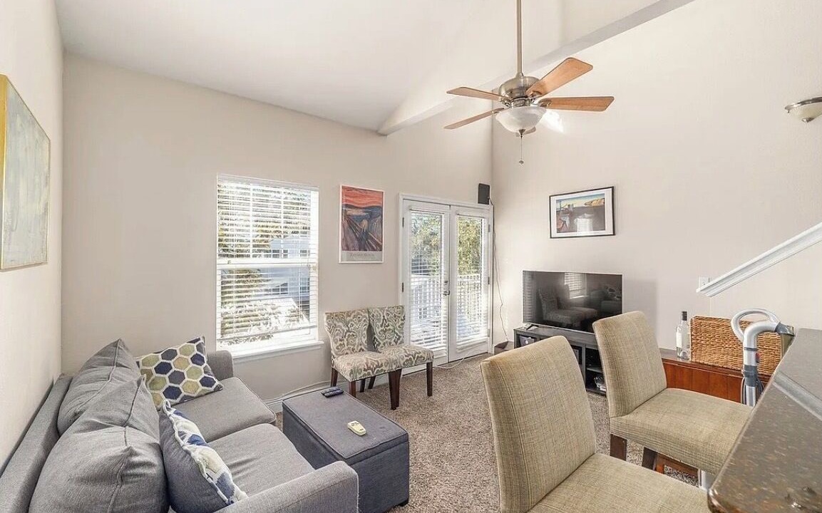Photo of Livingroom in Gainesville