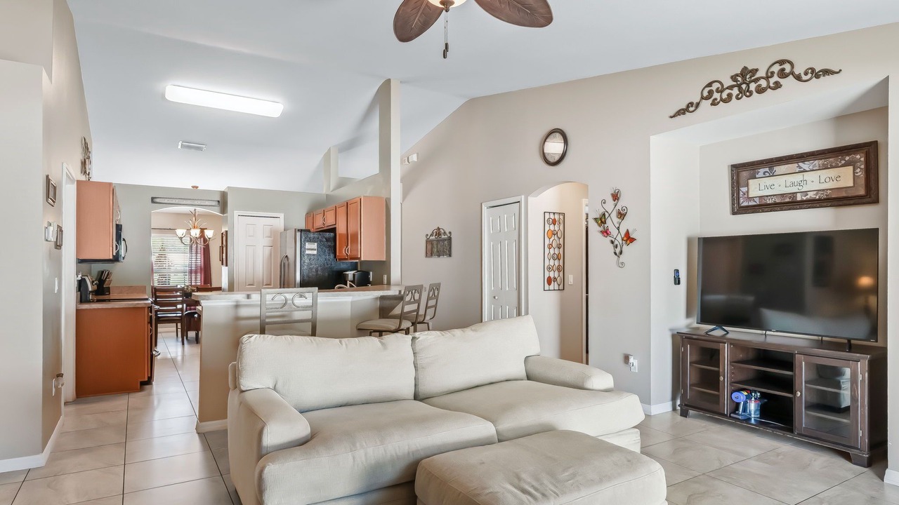 Photo of Livingroom in Candler