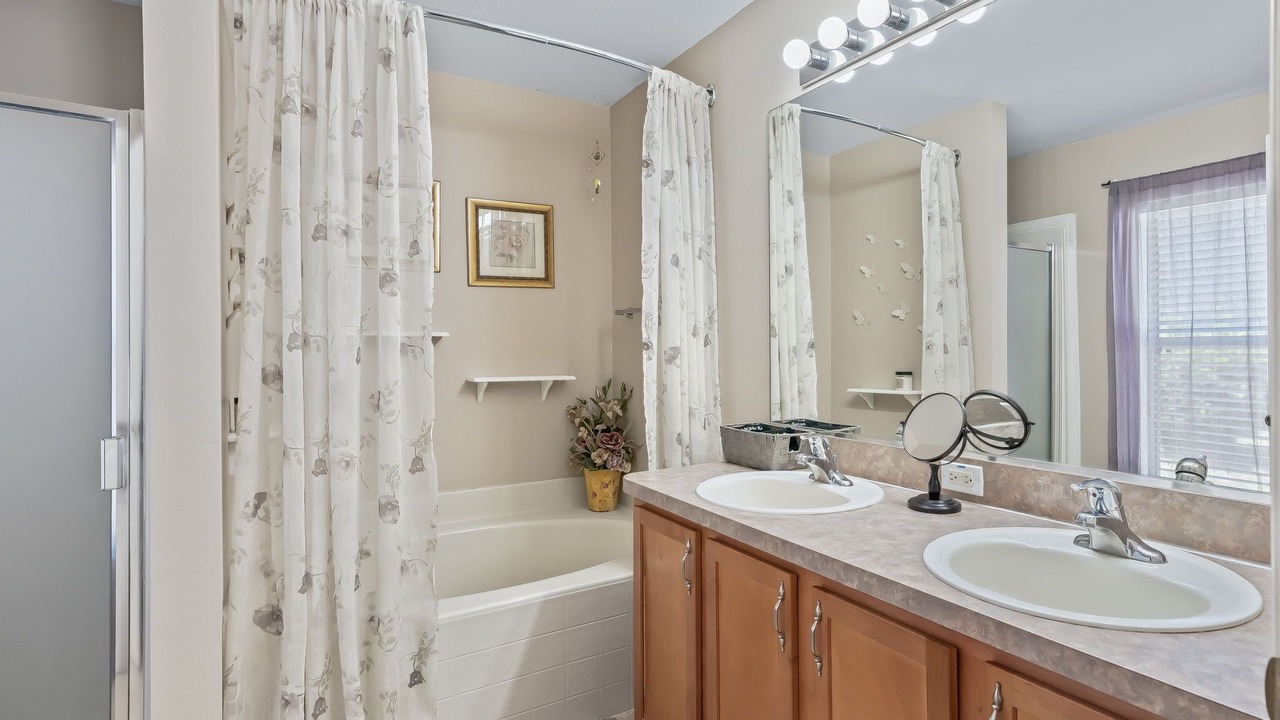 Photo of Bathroom in Candler