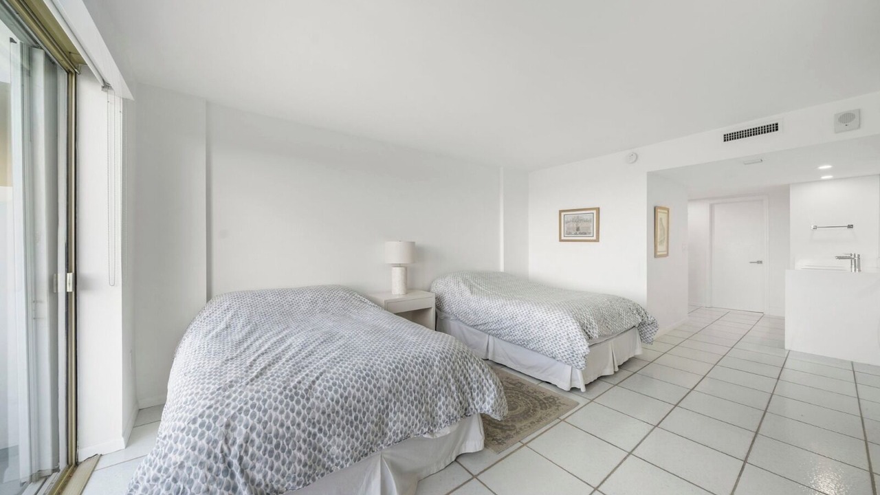 Photo of Bedroom in Key Biscayne