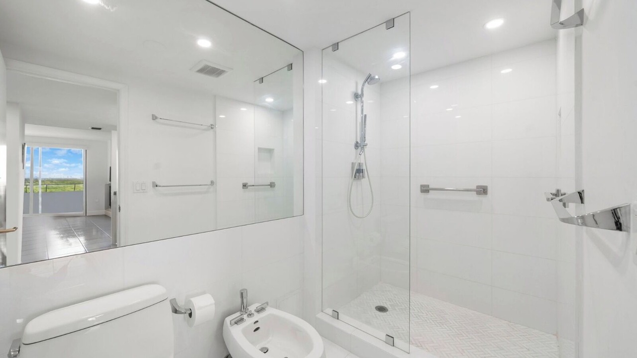 Photo of Bathroom in Key Biscayne