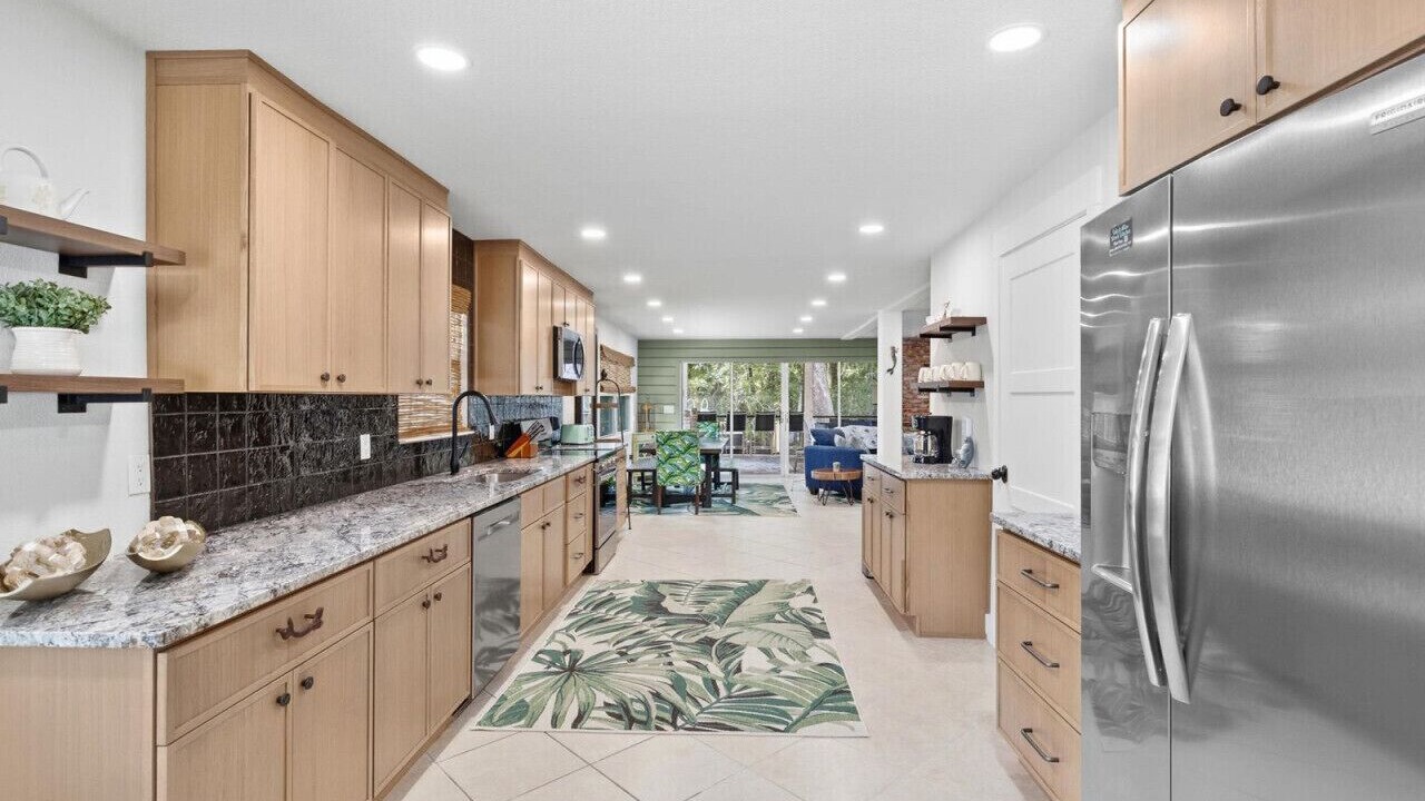 Photo of Kitchen in Weeki Wachee Gardens
