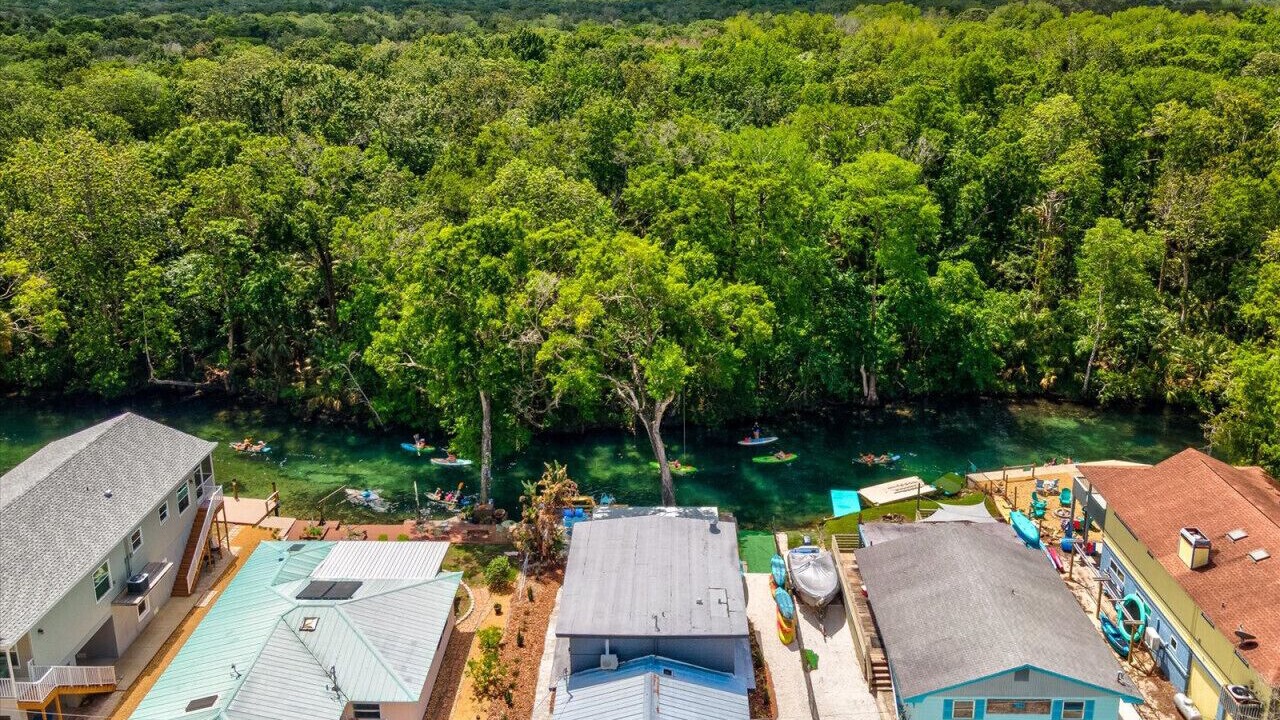 Photo of Outdoor in Weeki Wachee Gardens