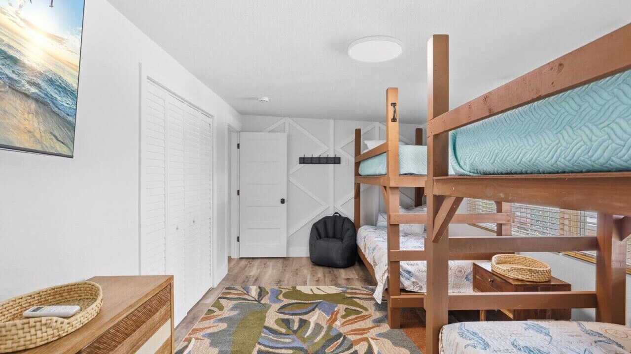 Photo of Bedroom in Weeki Wachee Gardens
