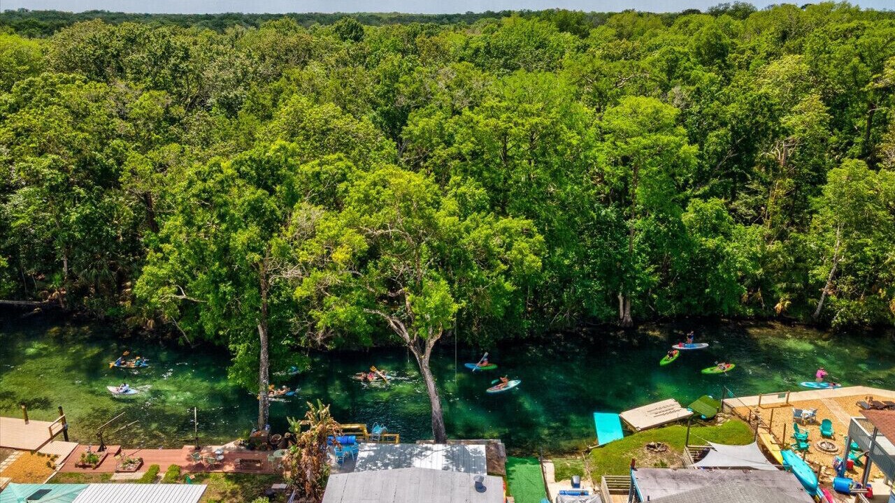 Photo of Outdoor in Weeki Wachee Gardens