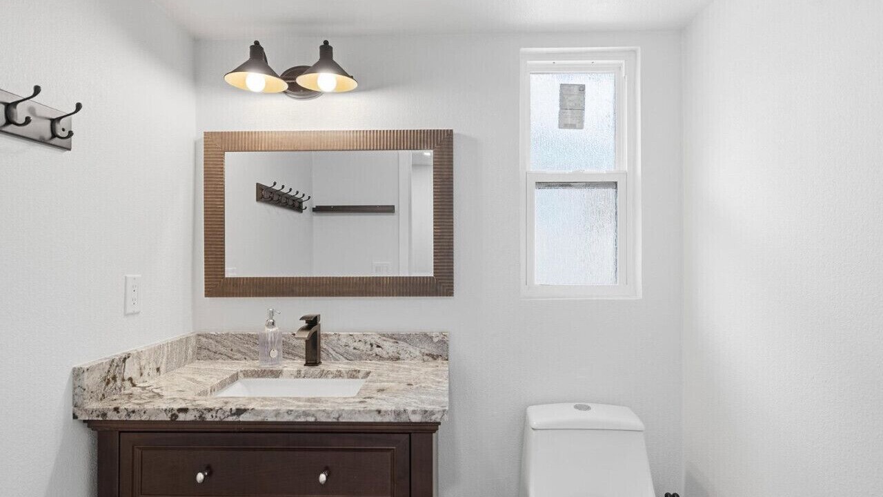 Photo of Bathroom in Weeki Wachee Gardens