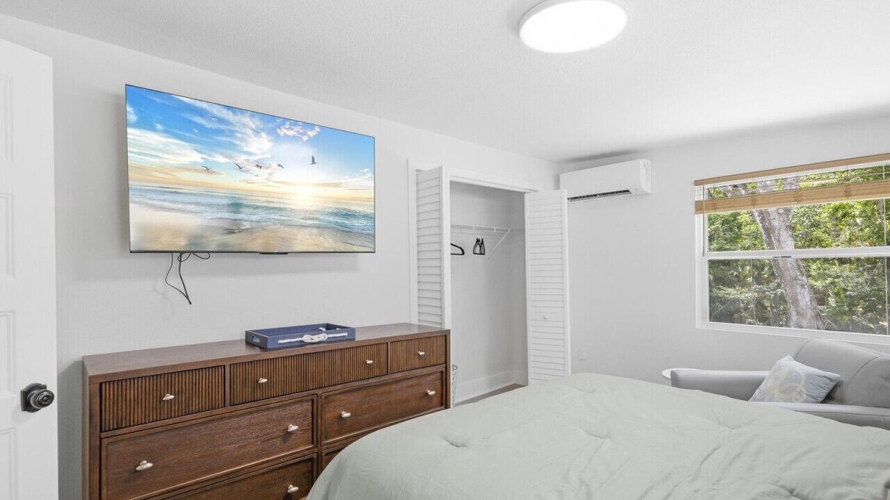 Photo of Bedroom in Weeki Wachee Gardens
