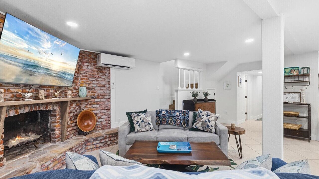 Photo of Livingroom in Weeki Wachee Gardens