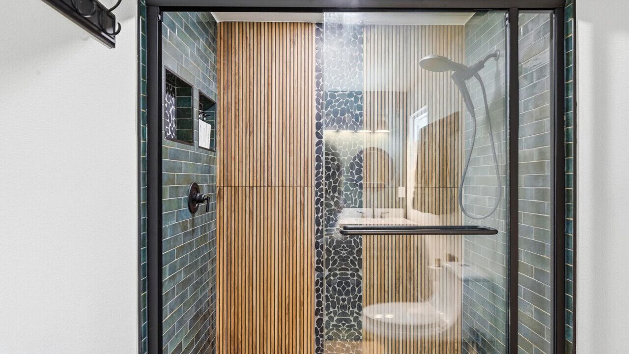 Photo of Bathroom in Weeki Wachee Gardens
