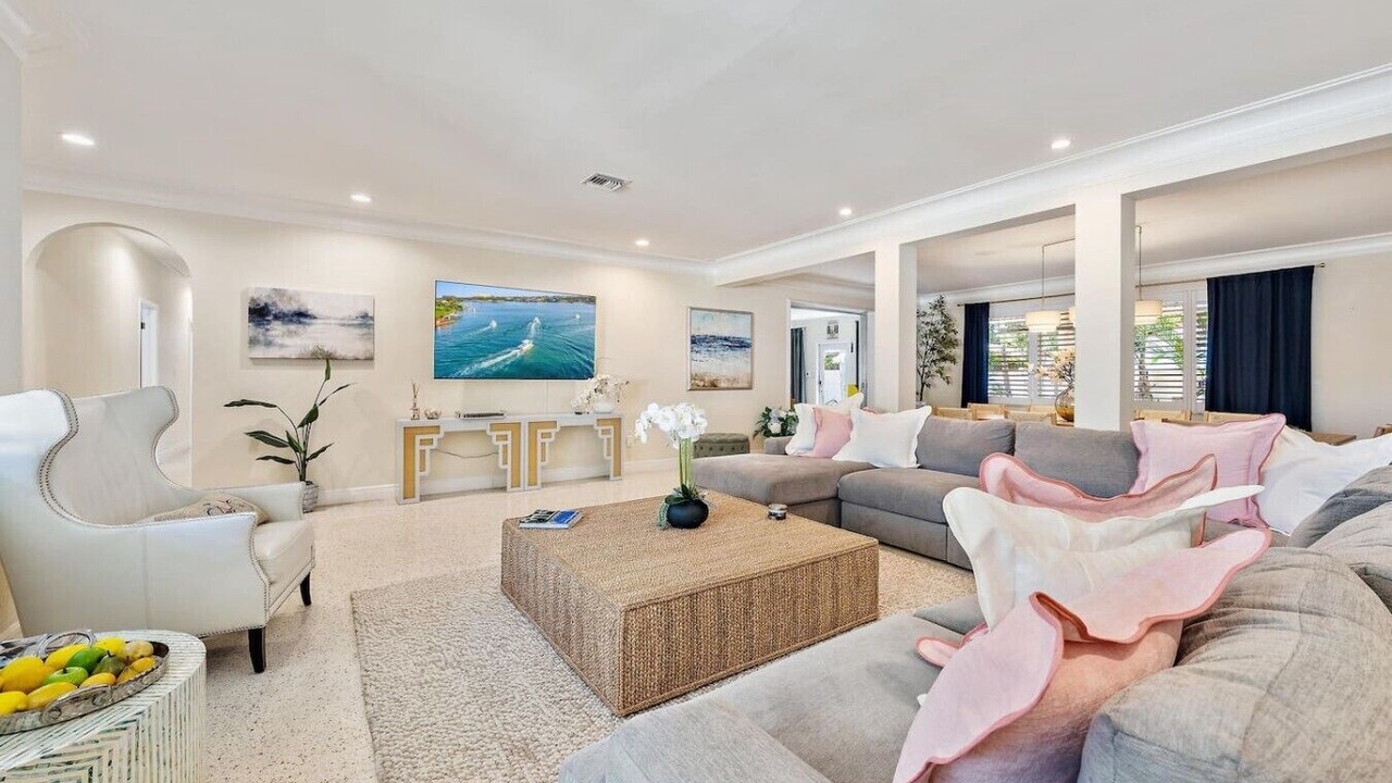 Photo of Livingroom in Northwood Shores