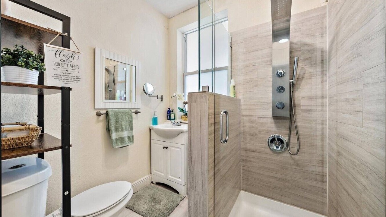 Photo of Bathroom in Northwood Shores