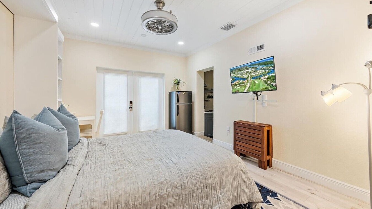 Photo of Bedroom in Northwood Shores