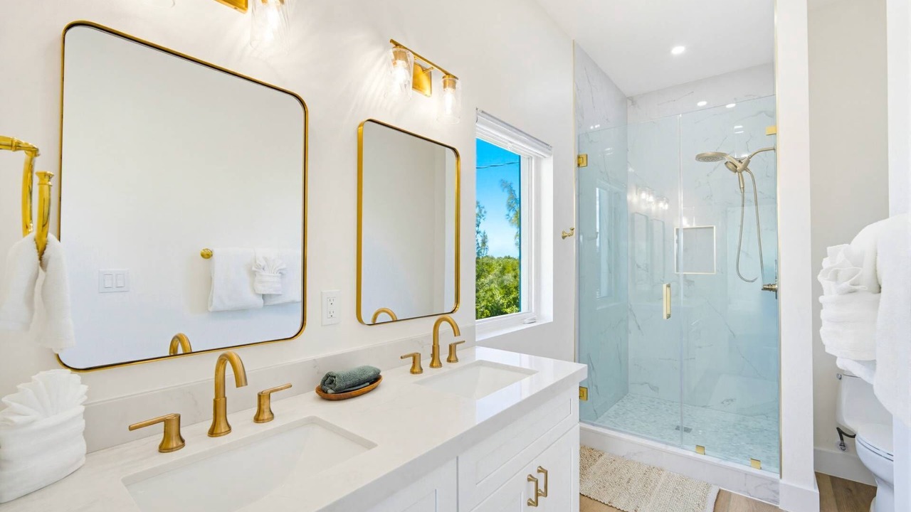 Photo of Bathroom in Sugarloaf Key