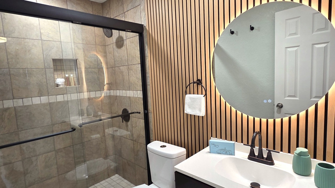 Photo of Bathroom in Pinecrest West Park