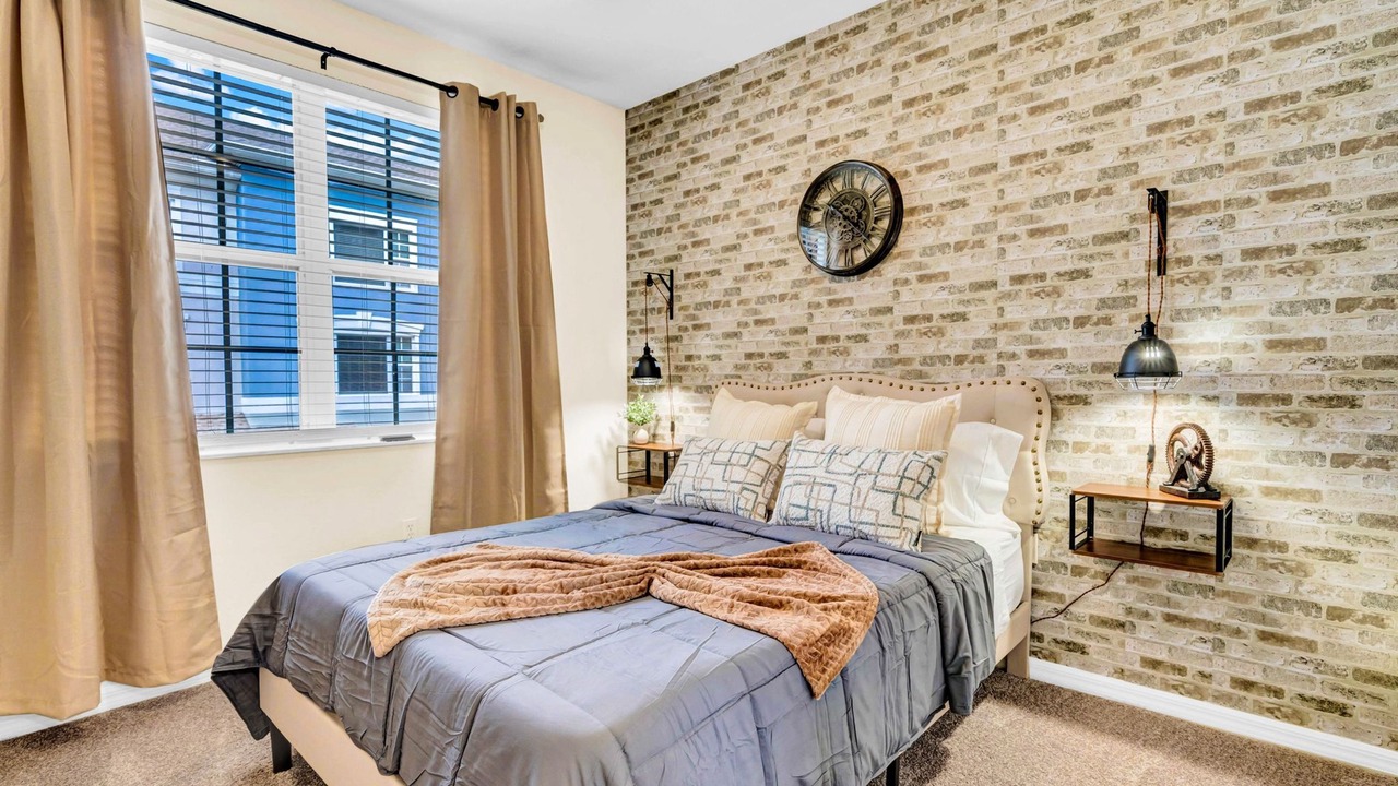 Photo of Bedroom in Westchase