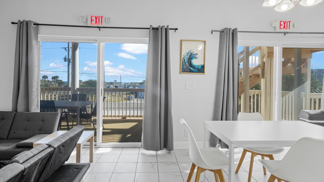 Photo of Livingroom in Crescent Beach