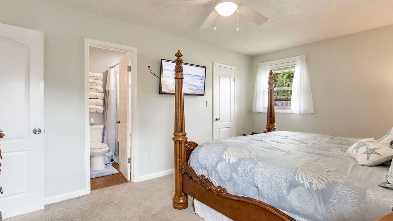 Photo of Bedroom in Northeast Pensacola
