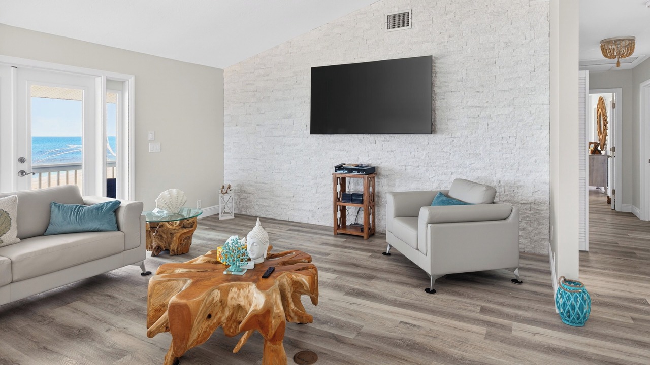 Photo of Livingroom in Englewood