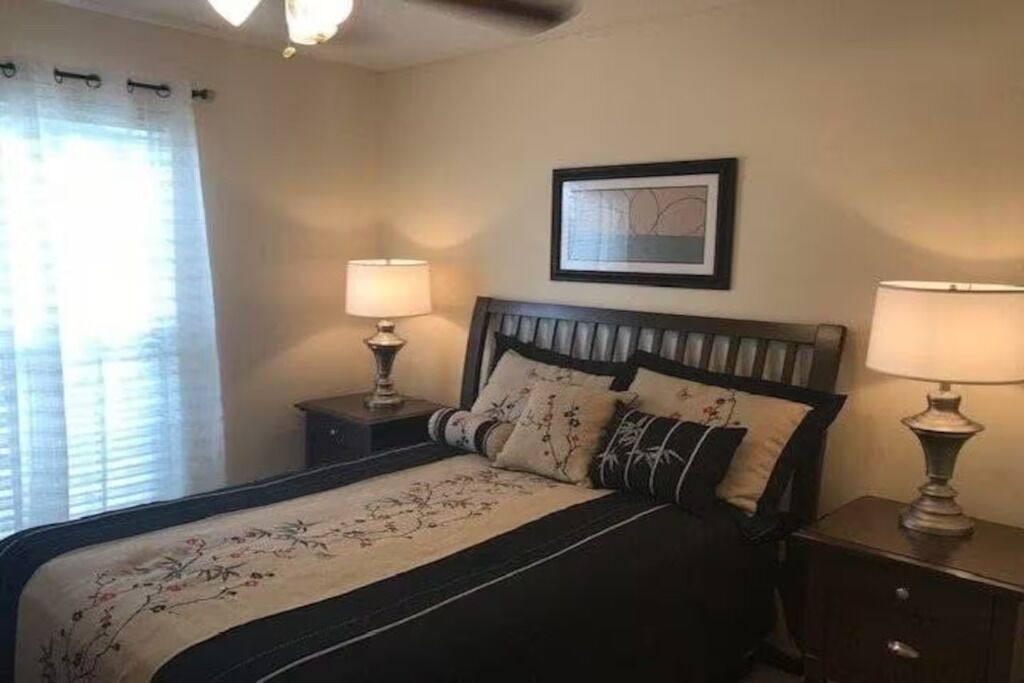 Photo of Bedroom in Bethune Grant