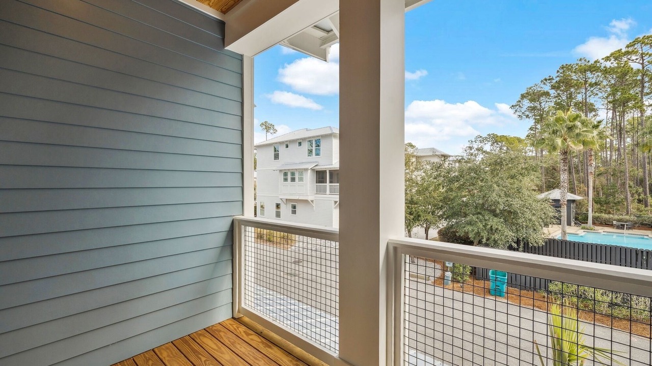 Photo of Patio Balcony in Treetop