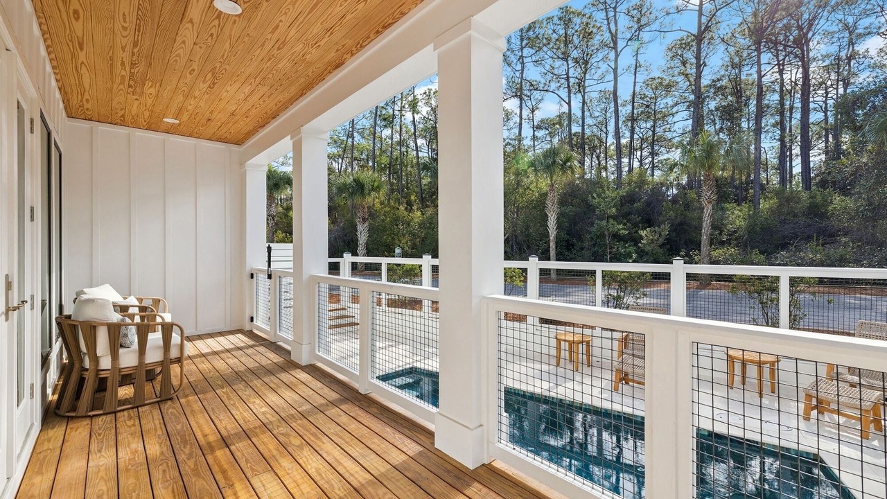 Photo of Patio Balcony in Treetop