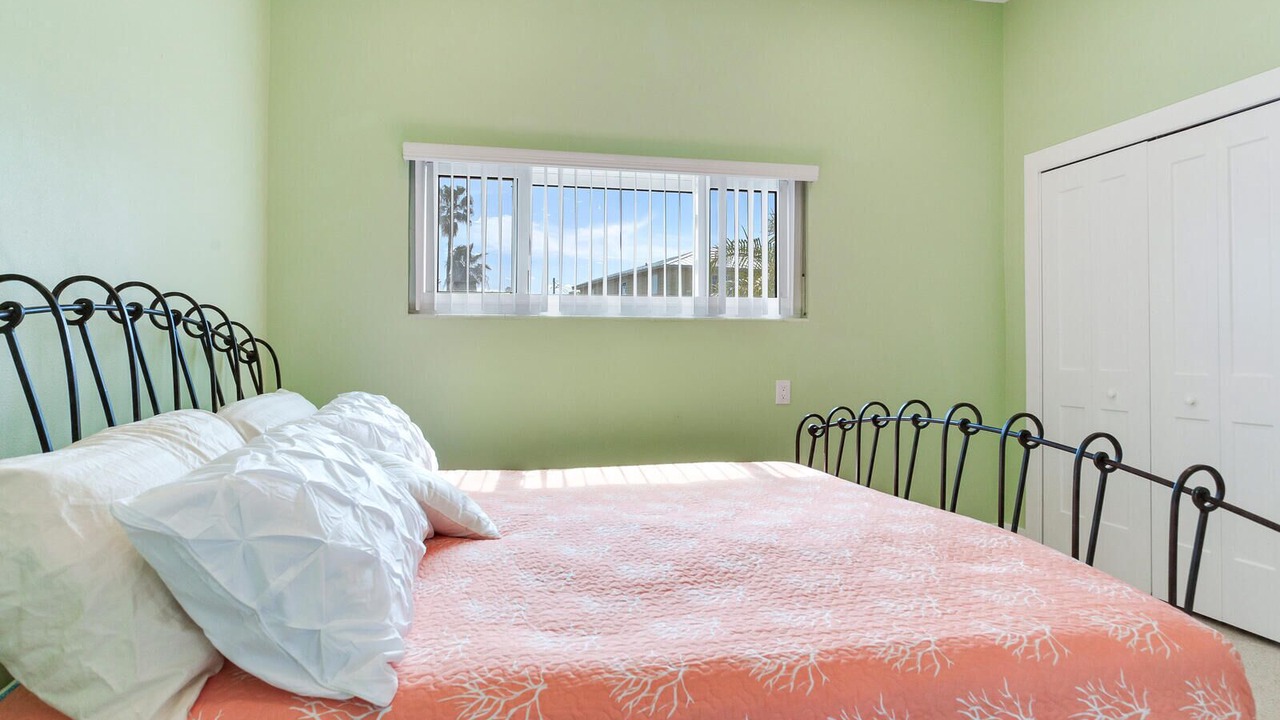 Photo of Bedroom in Redington Beach