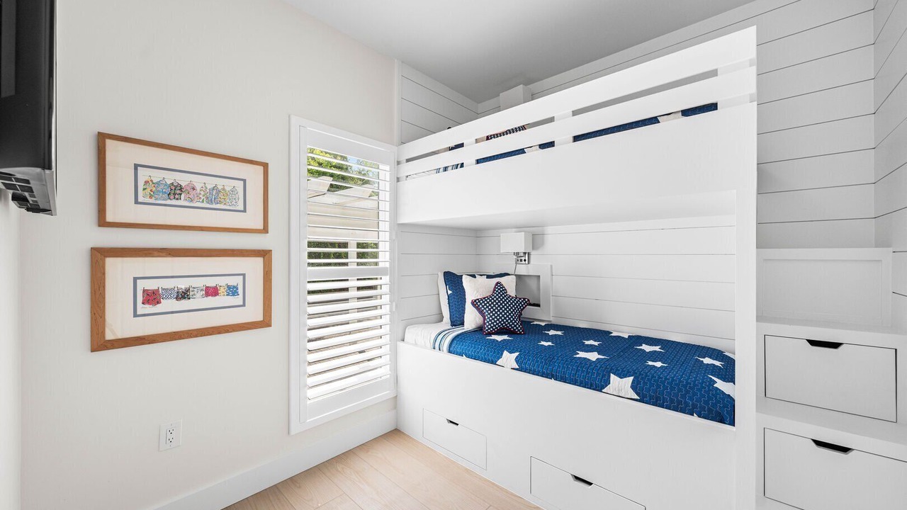 Photo of Bedroom in Seacrest