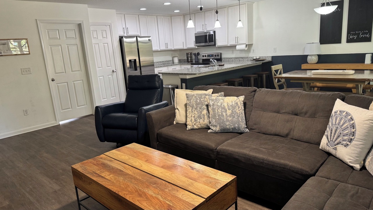 Photo of Livingroom in Sandalwood