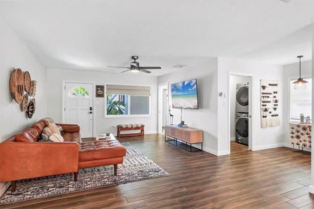 Photo of Livingroom in Arlington Park