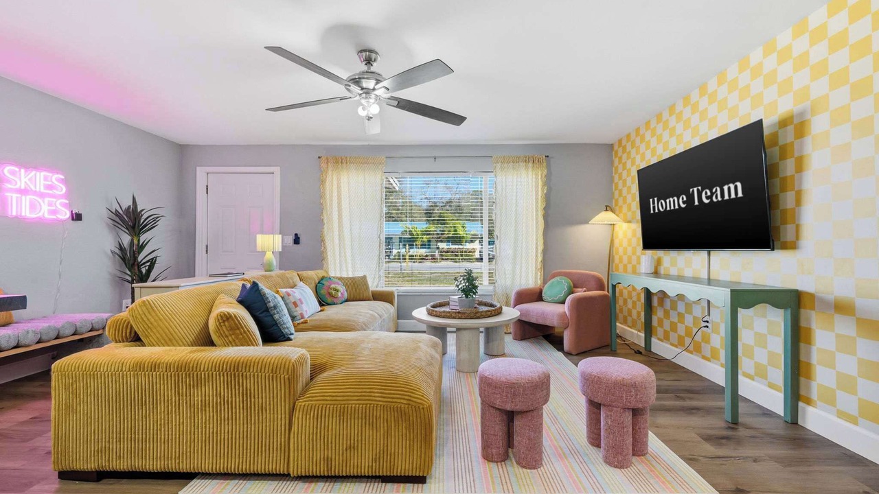 Photo of Bedroom in Bayshore Gardens