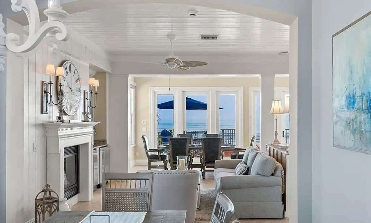 Photo of Livingroom in New Smyrna Beach