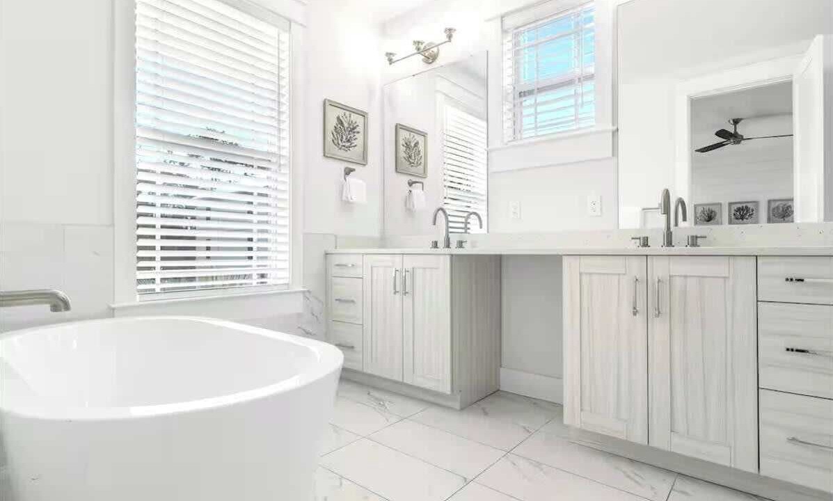 Photo of Bathroom in Treetop