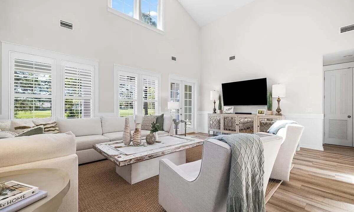 Photo of Livingroom in Laurel Grove