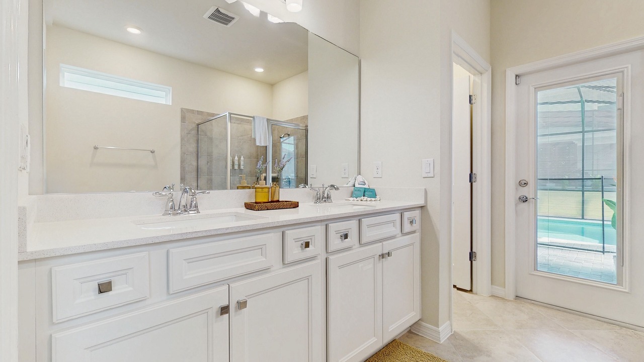Photo of Bathroom in Four Corners