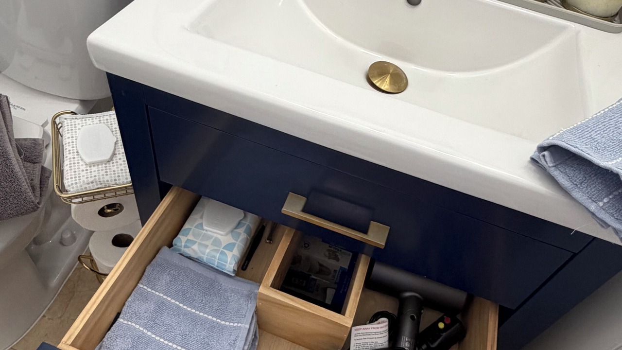 Photo of Bathroom in Kendale Lakes