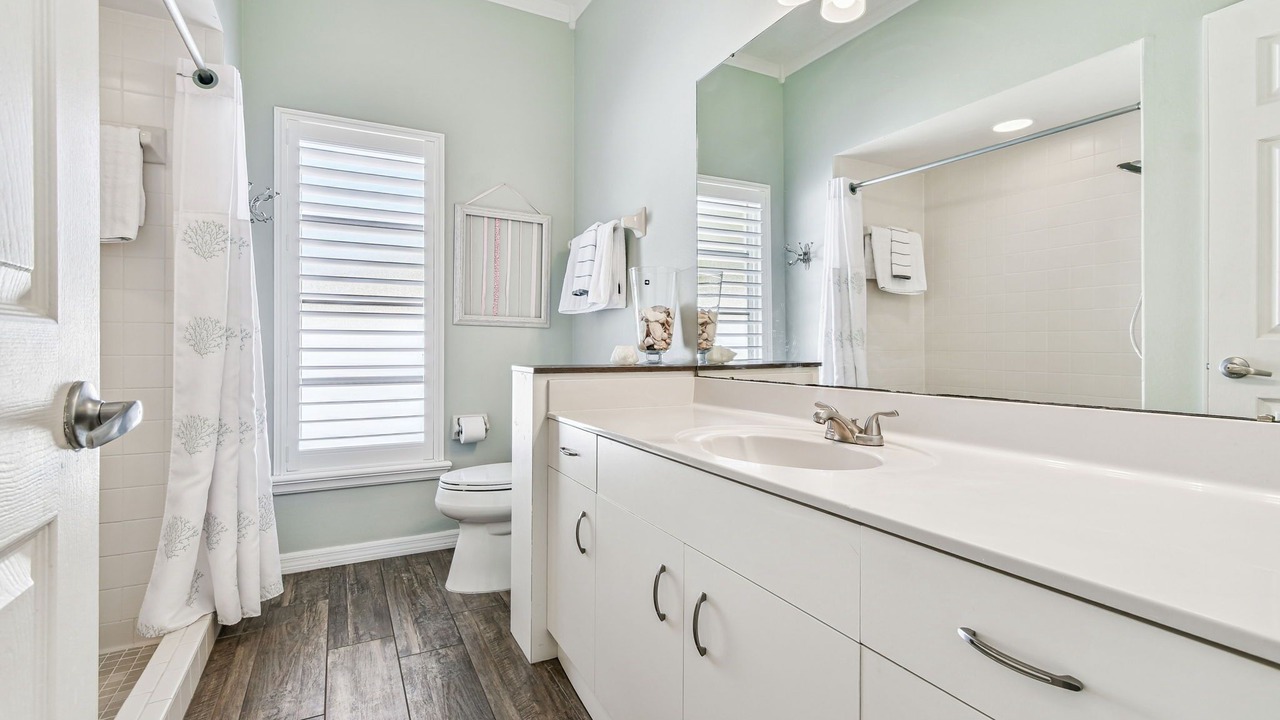 Photo of Bathroom in Laurel