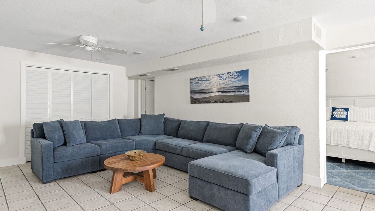Photo of Livingroom in Englewood South
