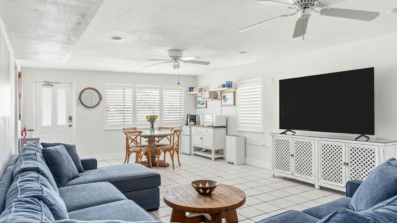 Photo of Livingroom in Englewood South