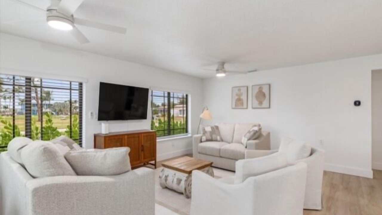 Photo of Livingroom in Grove City