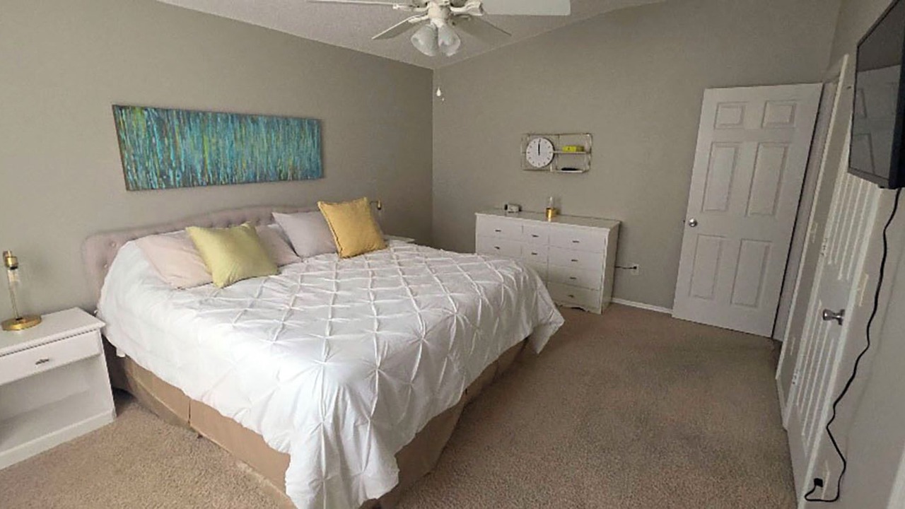 Photo of Bedroom in Mallory Square